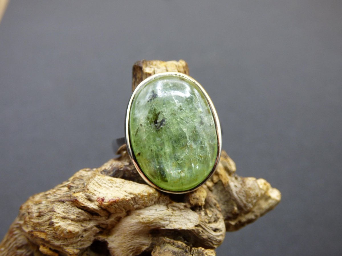 Cyanit grün - 925 Silber Ring Größenverstellbar Edelstein facettiert Schliff Natur Heilstein Rarität Hochwertig Edel Geschenk Frau Freundin - Art of Nature Berlin