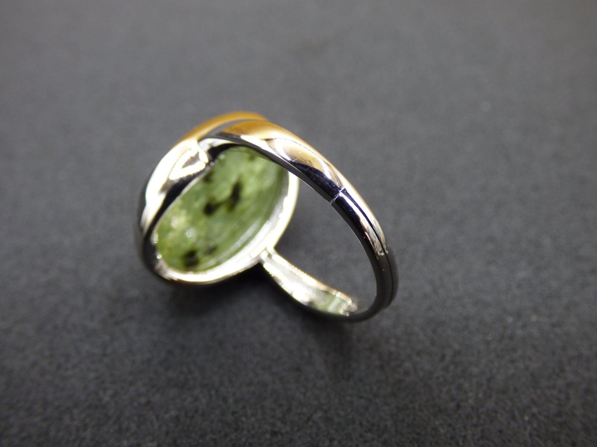 Cyanit grün - 925 Silber Ring Größenverstellbar Edelstein facettiert Schliff Natur Heilstein Rarität Hochwertig Edel Geschenk Frau Freundin - Art of Nature Berlin