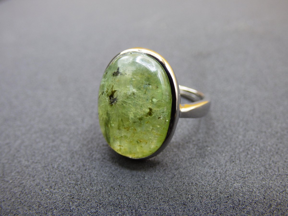 Cyanit grün - 925 Silber Ring Größenverstellbar Edelstein facettiert Schliff Natur Heilstein Rarität Hochwertig Edel Geschenk Frau Freundin - Art of Nature Berlin
