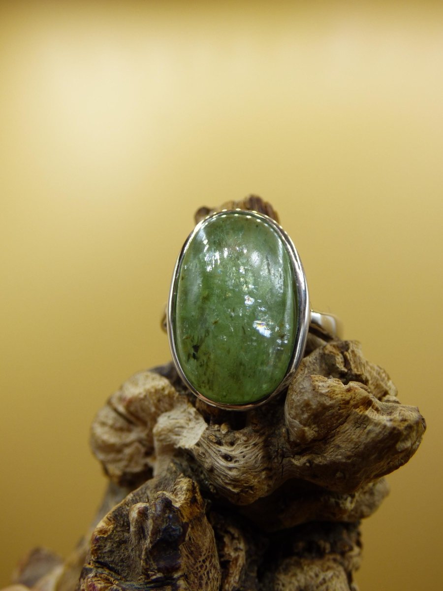 Cyanit grün - 925 Silber Ring Größenverstellbar Edelstein facettiert Schliff Natur Heilstein Rarität Hochwertig Edel Geschenk Frau Freundin - Art of Nature Berlin