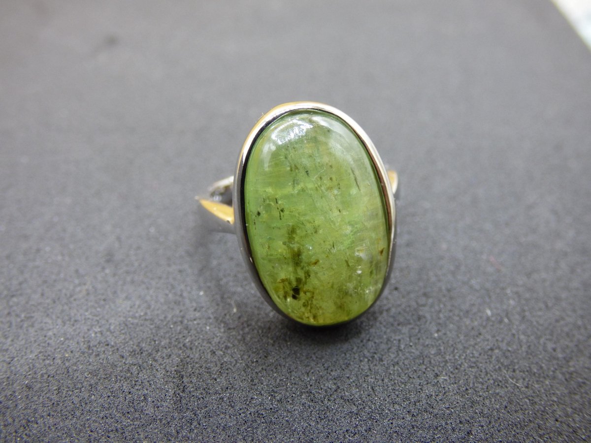 Cyanit grün - 925 Silber Ring Größenverstellbar Edelstein facettiert Schliff Natur Heilstein Rarität Hochwertig Edel Geschenk Frau Freundin - Art of Nature Berlin