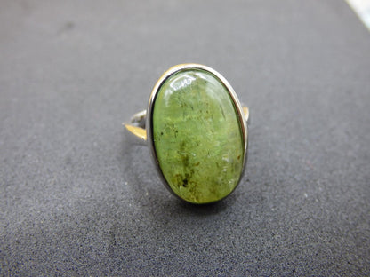 Cyanit grün - 925 Silber Ring Größenverstellbar Edelstein facettiert Schliff Natur Heilstein Rarität Hochwertig Edel Geschenk Frau Freundin - Art of Nature Berlin