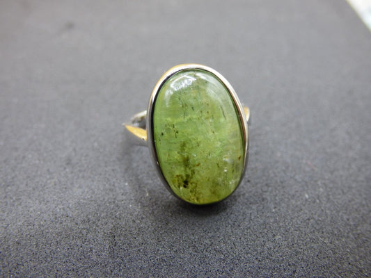 Cyanit grün - 925 Silber Ring Größenverstellbar Edelstein facettiert Schliff Natur Heilstein Rarität Hochwertig Edel Geschenk Frau Freundin - Art of Nature Berlin