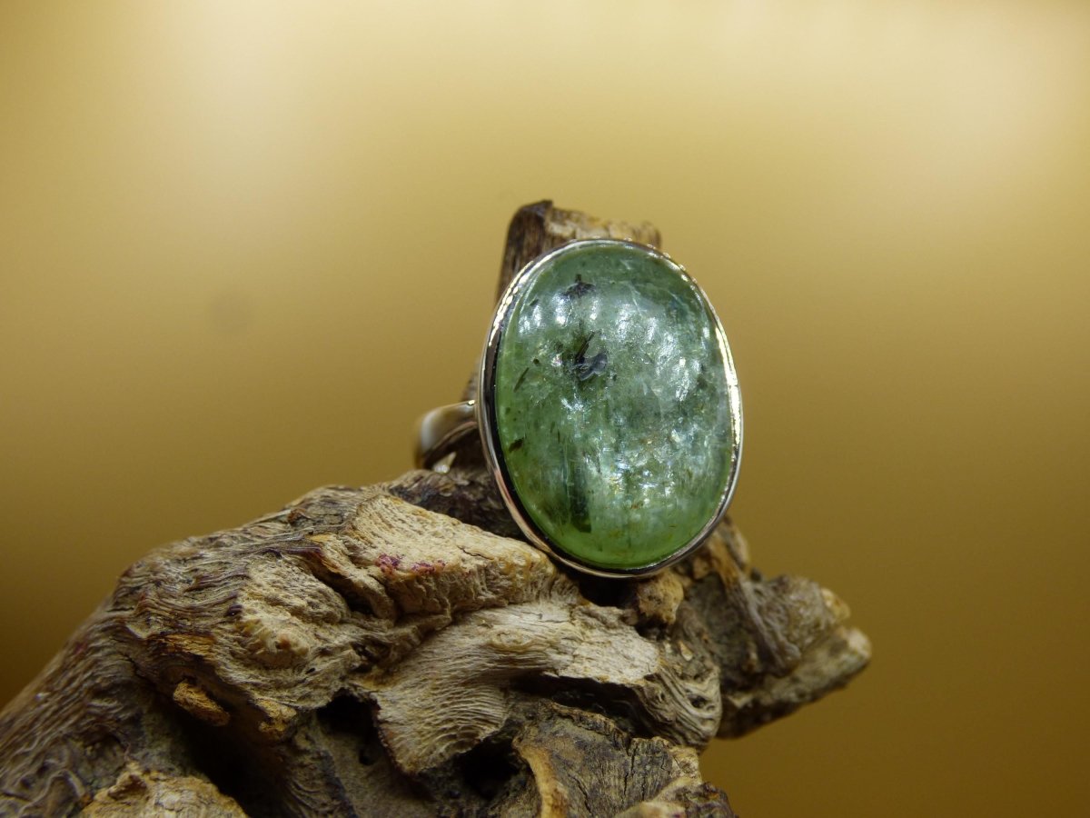 Cyanit grün - 925 Silber Ring Größenverstellbar Edelstein facettiert Schliff Natur Heilstein Rarität Hochwertig Edel Geschenk Frau Freundin - Art of Nature Berlin