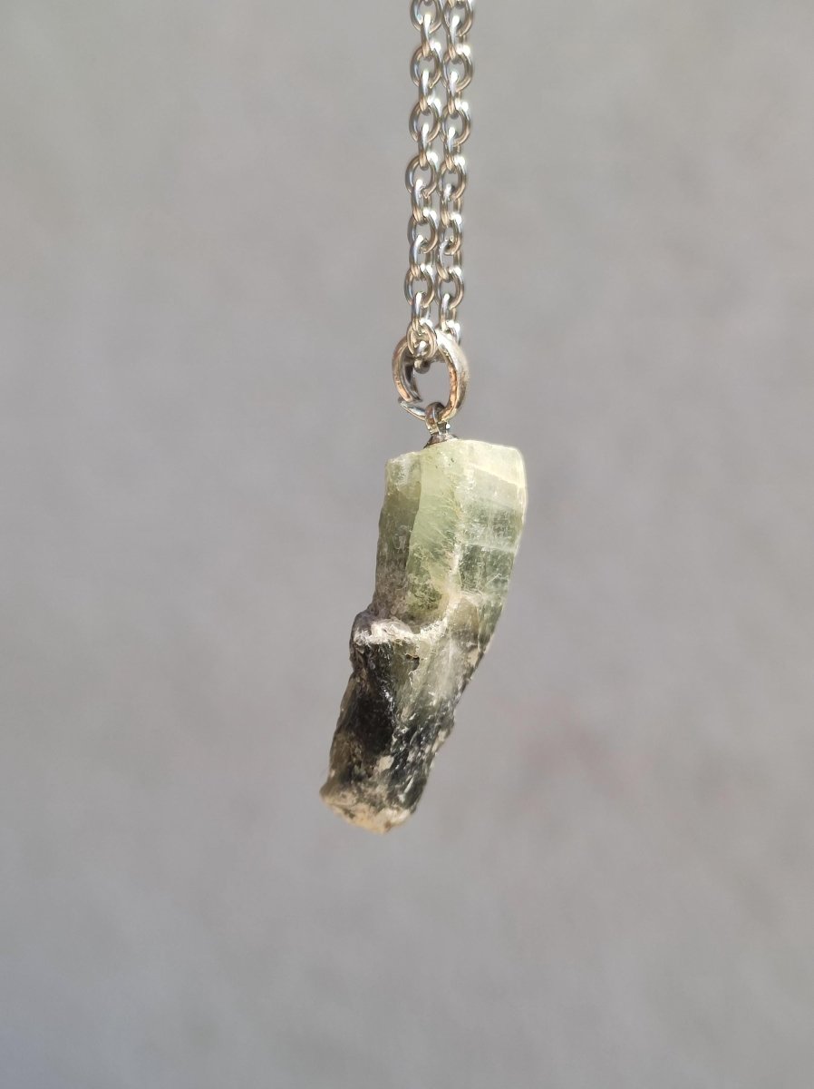 Cyanit grün blau + 925 Sterling Silber Öse ~ Edelstein Kette ~HIPPIE ~GOA ~Boho ~Ethno ~Nature ~Heilstein Rarität - Art of Nature Berlin