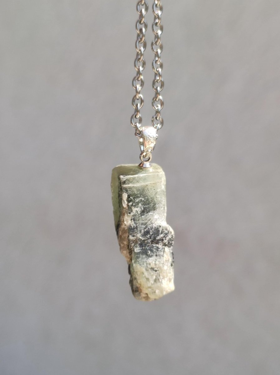 Cyanit grün blau + 925 Sterling Silber Öse ~ Edelstein Kette ~HIPPIE ~GOA ~Boho ~Ethno ~Nature ~Heilstein Rarität - Art of Nature Berlin