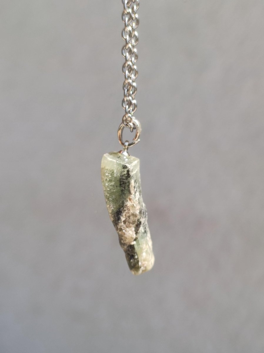 Cyanit grün blau + 925 Sterling Silber Öse ~ Edelstein Kette ~HIPPIE ~GOA ~Boho ~Ethno ~Nature ~Heilstein Rarität - Art of Nature Berlin