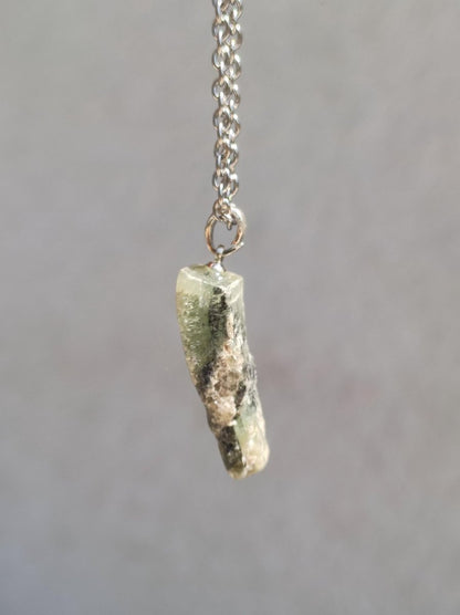 Cyanit grün blau + 925 Sterling Silber Öse ~ Edelstein Kette ~HIPPIE ~GOA ~Boho ~Ethno ~Nature ~Heilstein Rarität - Art of Nature Berlin