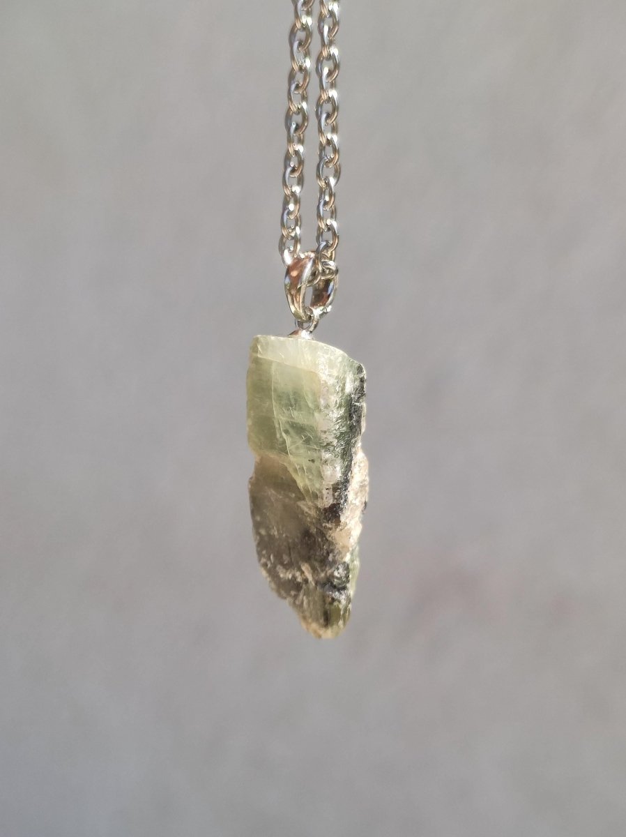 Cyanit grün blau + 925 Sterling Silber Öse ~ Edelstein Kette ~HIPPIE ~GOA ~Boho ~Ethno ~Nature ~Heilstein Rarität - Art of Nature Berlin