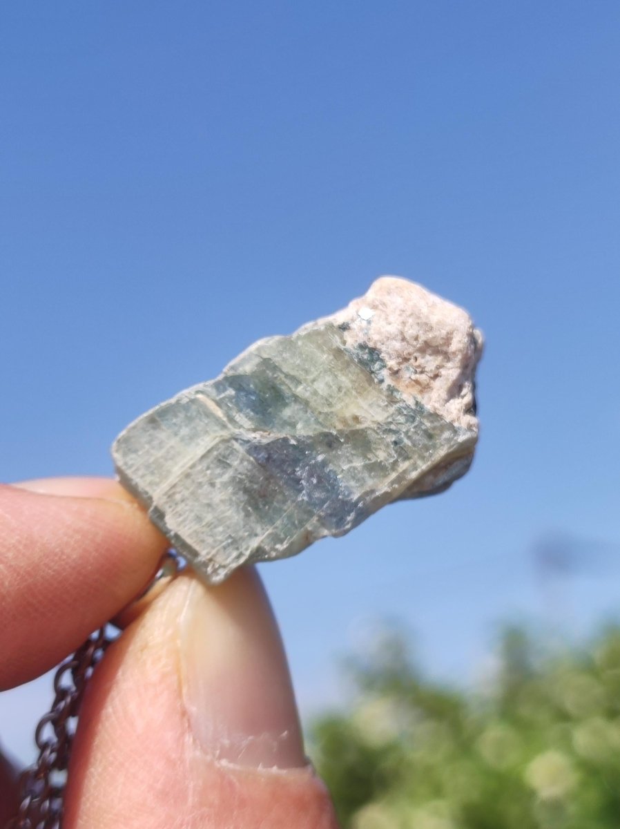 Cyanit grün blau + 925 Sterling Silber Öse Edelstein Kette roh Anhänger Natur Heilstein Kristall Geschenk Mann Frau Mutter Vater Er Sie - Art of Nature Berlin