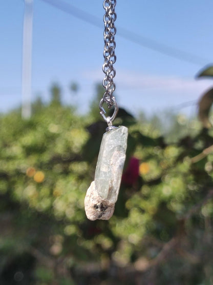 Cyanit grün blau + 925 Sterling Silber Öse Edelstein Kette roh Anhänger Natur Heilstein Kristall Geschenk Mann Frau Mutter Vater Er Sie - Art of Nature Berlin