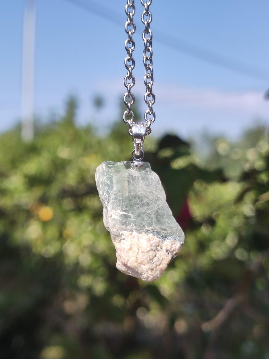 Cyanit grün blau + 925 Sterling Silber Öse Edelstein Kette roh Anhänger Natur Heilstein Kristall Geschenk Mann Frau Mutter Vater Er Sie - Art of Nature Berlin