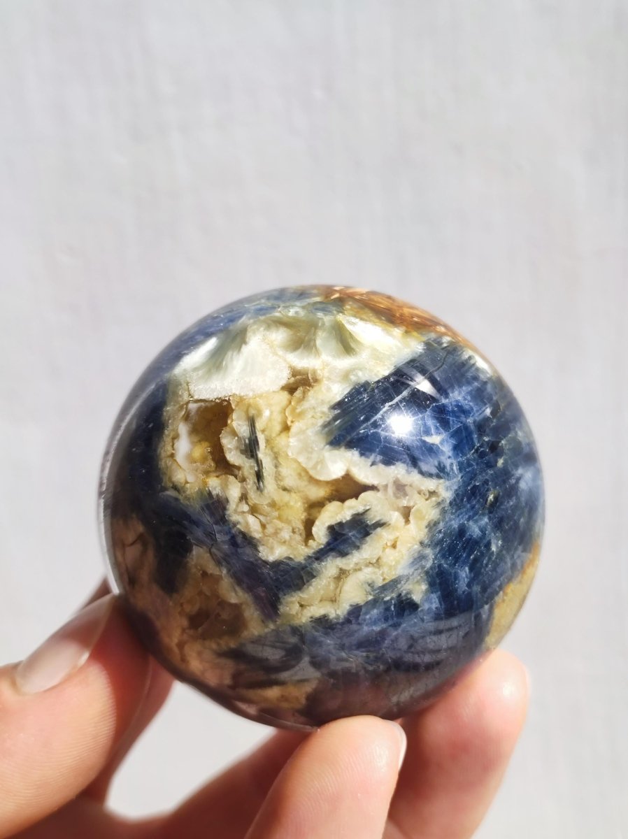Cyanit Kyanit Disthen Sapparit blau AAA Edelstein Kugel Deko Sphere Sammler Mineral Stufe Heilstein wohnen Natur Qualität Selten Rarität - Art of Nature Berlin