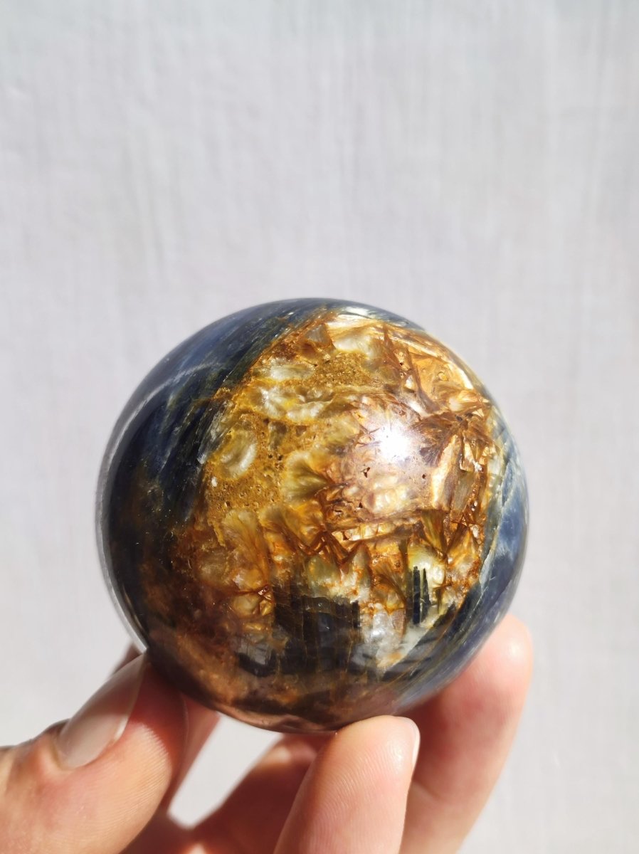 Cyanit Kyanit Disthen Sapparit blau AAA Edelstein Kugel Deko Sphere Sammler Mineral Stufe Heilstein wohnen Natur Qualität Selten Rarität - Art of Nature Berlin