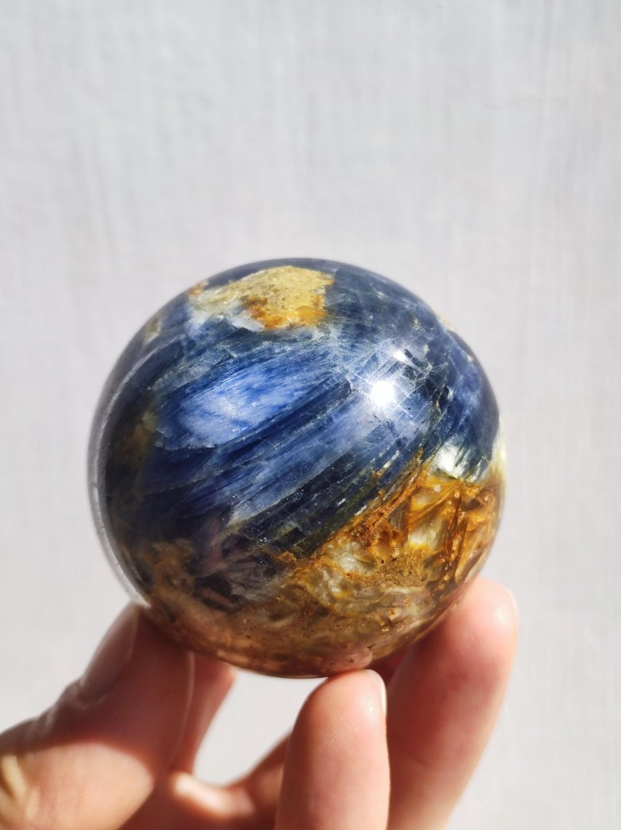 Cyanit Kyanit Disthen Sapparit blau AAA Edelstein Kugel Deko Sphere Sammler Mineral Stufe Heilstein wohnen Natur Qualität Selten Rarität - Art of Nature Berlin