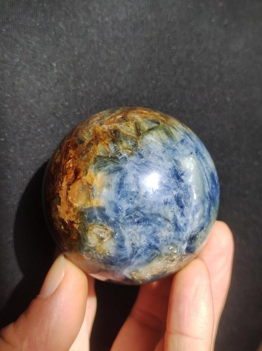 Cyanit Kyanit Disthen Sapparit blau AAA Edelstein Kugel Deko Sphere Sammler Mineral Stufe Heilstein wohnen Natur Qualität Selten Rarität - Art of Nature Berlin
