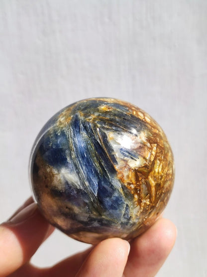 Cyanit Kyanit Disthen Sapparit blau AAA Edelstein Kugel Deko Sphere Sammler Mineral Stufe Heilstein wohnen Natur Qualität Selten Rarität - Art of Nature Berlin