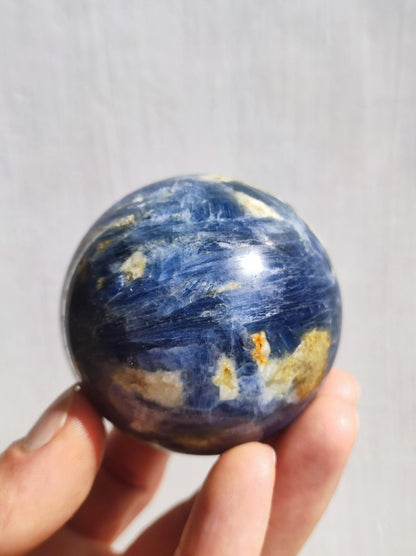 Cyanit Kyanit Disthen Sapparit blau AAA Edelstein Kugel Deko Sphere Sammler Mineral Stufe Heilstein wohnen Natur Qualität Selten Rarität - Art of Nature Berlin