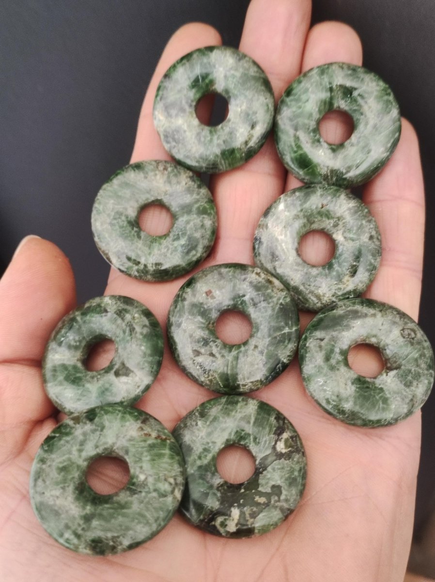 Diopsid ~ Edelstein Kette grün HIPPIE GOA Boho Ethno Natur Heilstein Rarität Kristalle Schmuck Anhänger Natur Stein Donut Geschenk Magisch - Art of Nature Berlin