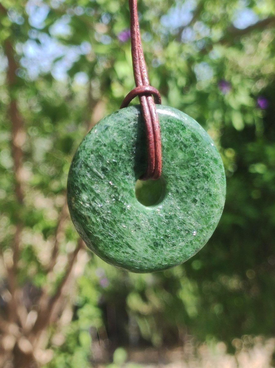 Diopsid ~ Edelstein Kette grün HIPPIE GOA Boho Ethno Natur Heilstein Rarität Kristalle Schmuck Anhänger Natur Stein Donut Geschenk Magisch - Art of Nature Berlin