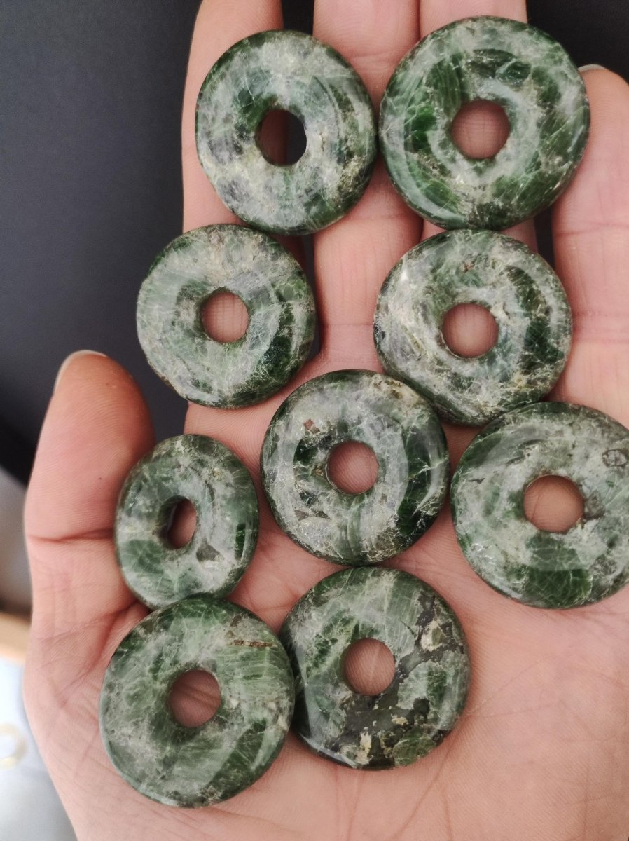 Diopsid ~ Edelstein Kette grün HIPPIE GOA Boho Ethno Natur Heilstein Rarität Kristalle Schmuck Anhänger Natur Stein Donut Geschenk Magisch - Art of Nature Berlin