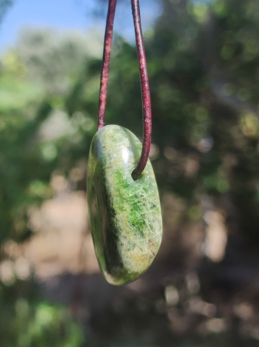 Diopsid ~ Edelstein Kette grün HIPPIE GOA Boho Ethno Natur Heilstein Rarität Kristalle Schmuck Anhänger Natur Stein Russia Geschenk Magisch - Art of Nature Berlin