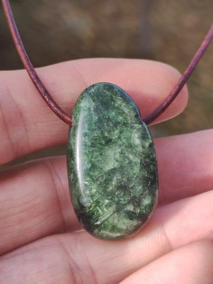 Diopsid ~ Edelstein Kette grün HIPPIE GOA Boho Ethno Natur Heilstein Rarität Kristalle Schmuck Anhänger Natur Stein Russia Geschenk Magisch - Art of Nature Berlin