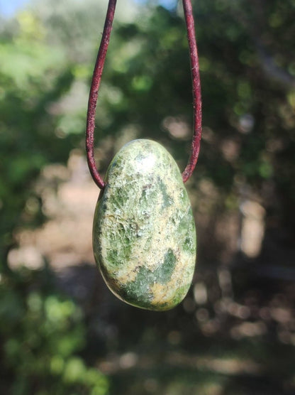 Diopsid ~ Edelstein Kette grün HIPPIE GOA Boho Ethno Natur Heilstein Rarität Kristalle Schmuck Anhänger Natur Stein Russia Geschenk Magisch - Art of Nature Berlin