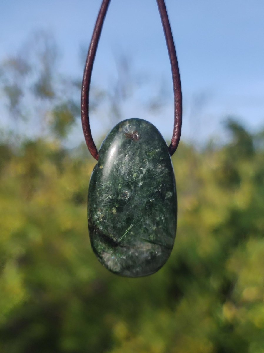 Diopsid ~ Edelstein Kette grün HIPPIE GOA Boho Ethno Natur Heilstein Rarität Kristalle Schmuck Anhänger Natur Stein Russia Geschenk Magisch - Art of Nature Berlin