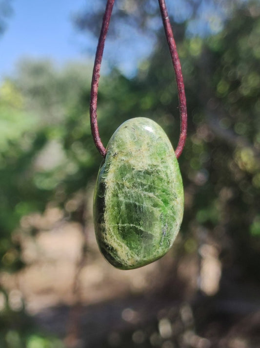 Diopsid ~ Edelstein Kette grün HIPPIE GOA Boho Ethno Natur Heilstein Rarität Kristalle Schmuck Anhänger Natur Stein Russia Geschenk Magisch - Art of Nature Berlin