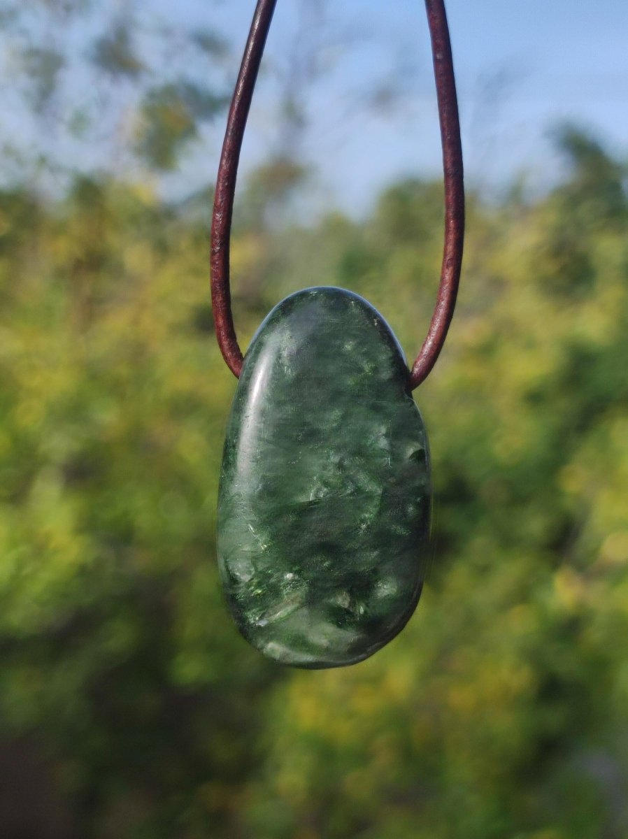 Diopsid ~ Edelstein Kette grün HIPPIE GOA Boho Ethno Natur Heilstein Rarität Kristalle Schmuck Anhänger Natur Stein Russia Geschenk Magisch - Art of Nature Berlin