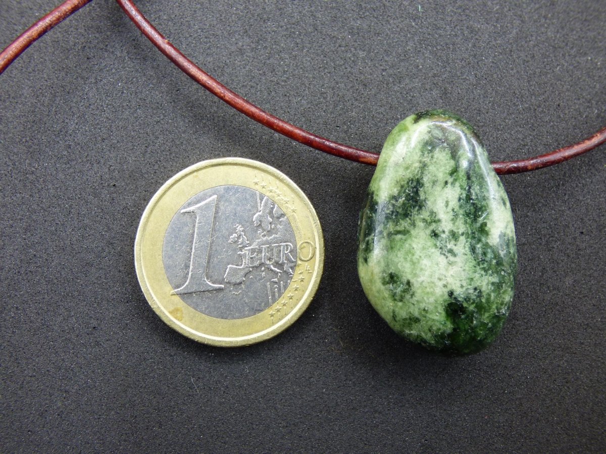 Diopsid ~ Edelstein Kette grün HIPPIE GOA Boho Ethno Natur Heilstein Rarität Kristalle Schmuck Anhänger Natur Stein Russia Geschenk Magisch - Art of Nature Berlin
