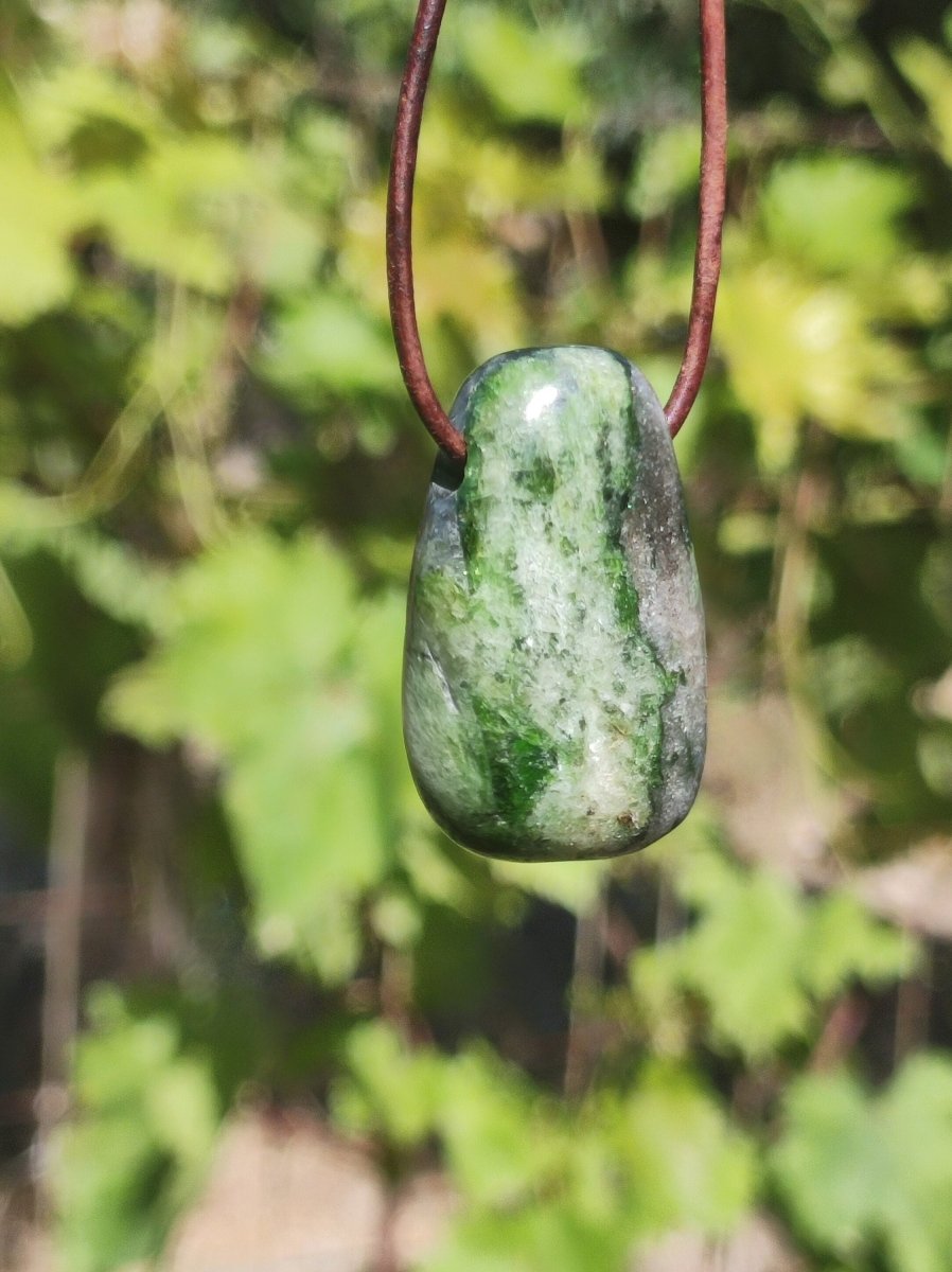 Diopsid - Edelstein Kette grün HIPPIE GOA Boho Ethno Natur Heilstein Rarität Kristalle Schmuck Anhänger Natur Stein Russia Geschenk Magisch - Art of Nature Berlin