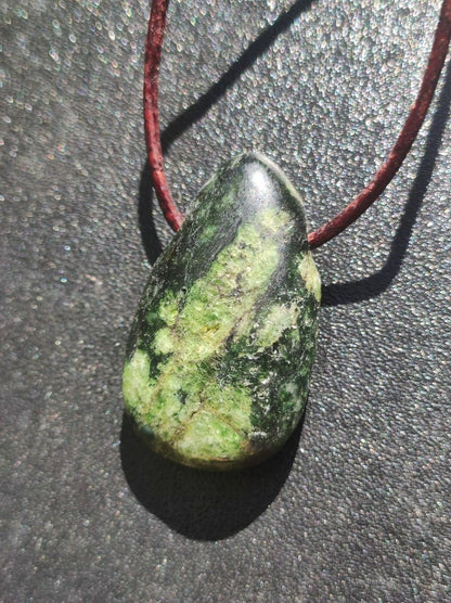 Diopsid ~ Edelstein Kette grün HIPPIE GOA Boho Ethno Natur Heilstein Rarität Kristalle Schmuck Anhänger Natur Stein Russia Geschenk Magisch - Art of Nature Berlin