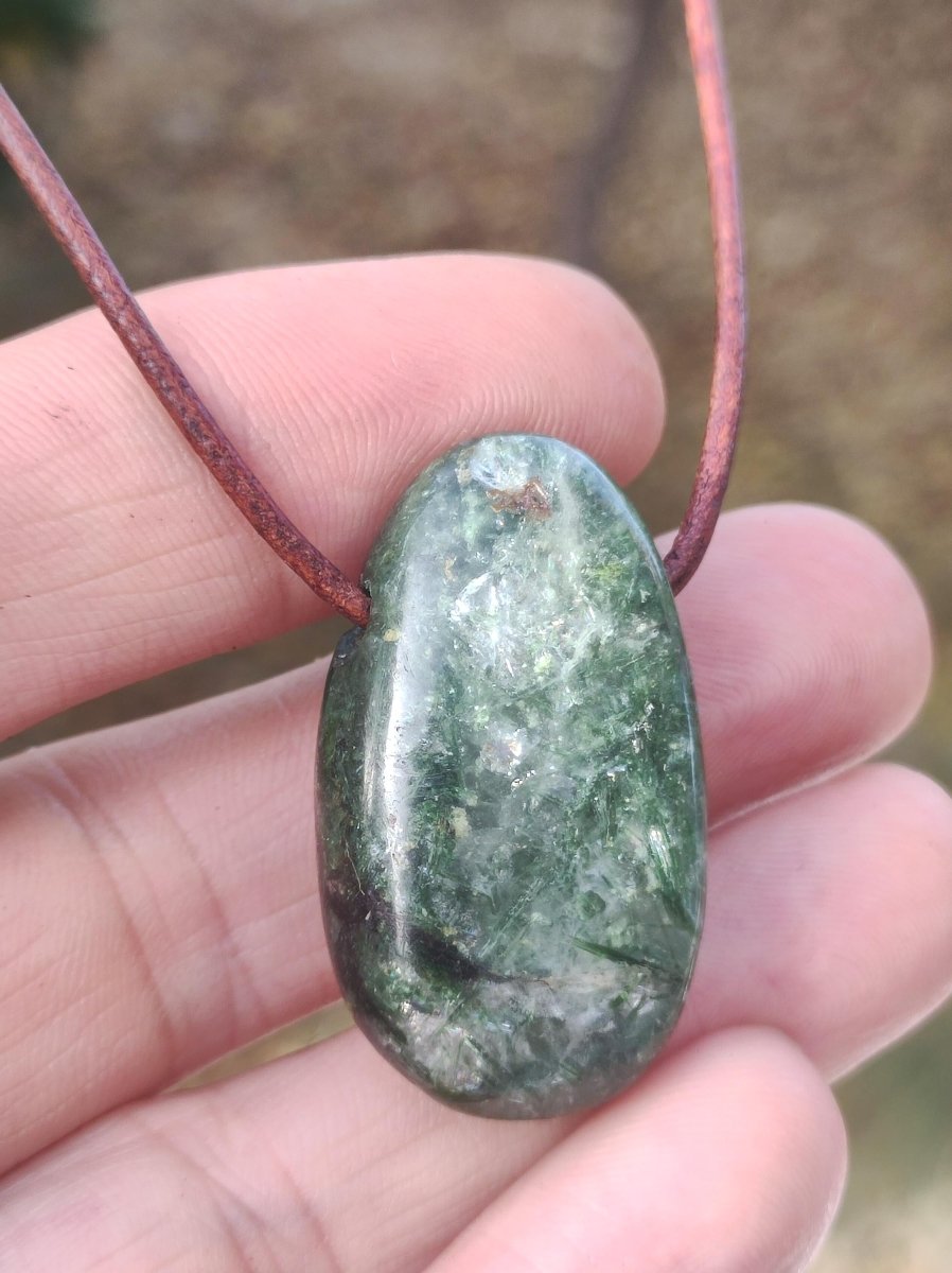 Diopsid ~ Edelstein Kette grün HIPPIE GOA Boho Ethno Natur Heilstein Rarität Kristalle Schmuck Anhänger Natur Stein Russia Geschenk Magisch - Art of Nature Berlin