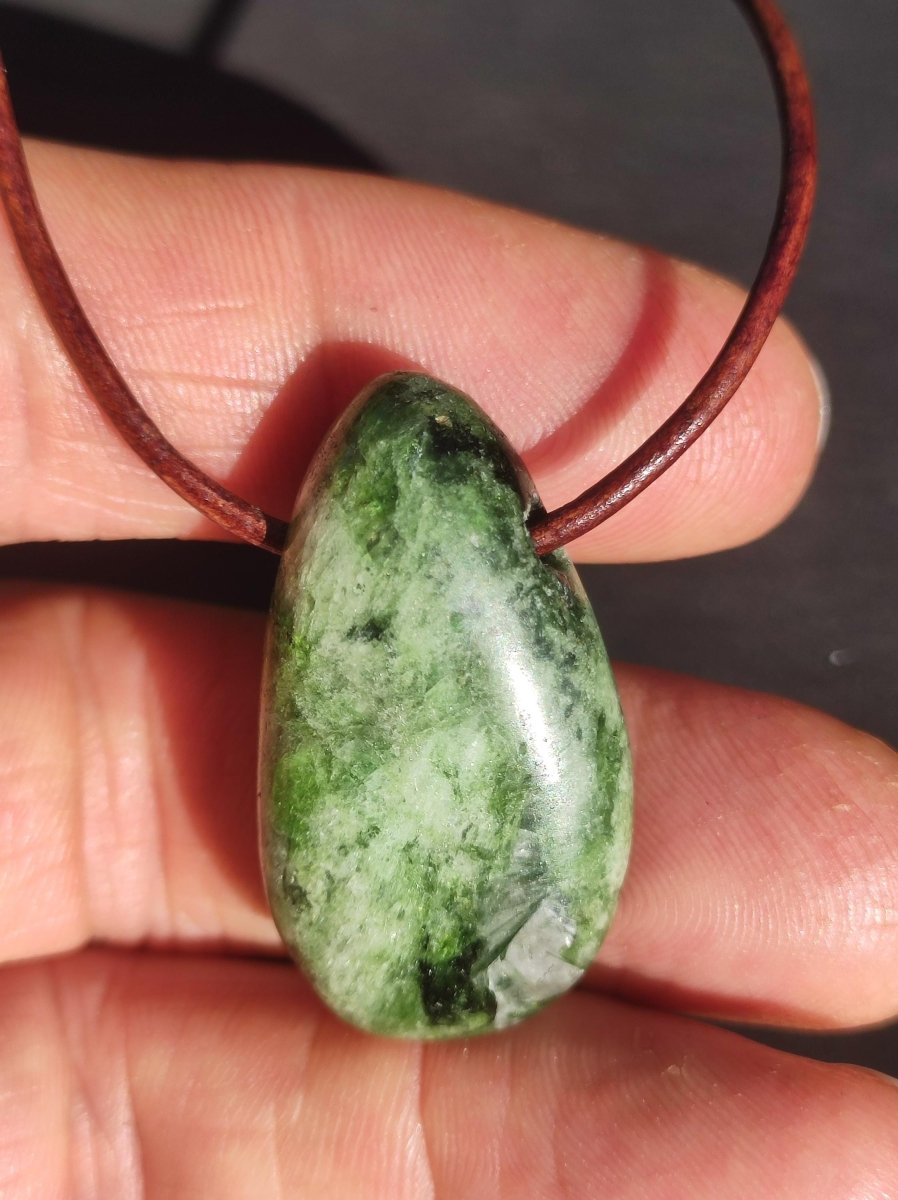 Diopsid ~ Edelstein Kette grün HIPPIE GOA Boho Ethno Natur Heilstein Rarität Kristalle Schmuck Anhänger Natur Stein Russia Geschenk Magisch - Art of Nature Berlin