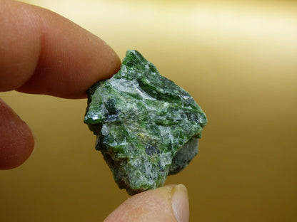 Diopsid mit Quarz - Roh Stufe Russland Dekostück Sammler Mineral Edelstein Rarität Selten grün Heilstein - Art of Nature Berlin