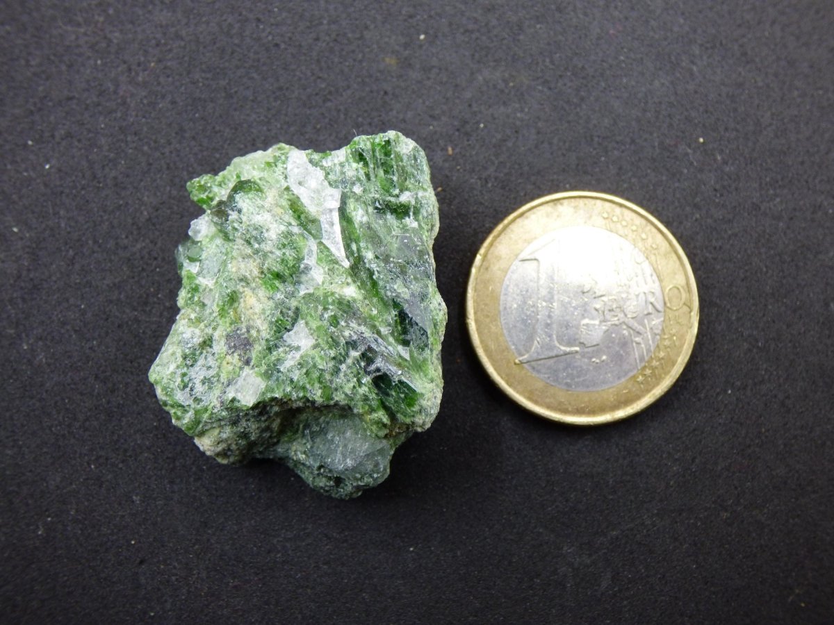 Diopsid mit Quarz - Roh Stufe Russland Dekostück Sammler Mineral Edelstein Rarität Selten grün Heilstein - Art of Nature Berlin