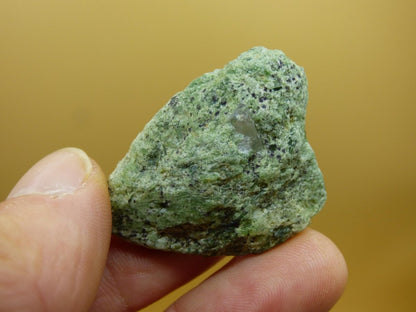 Diopsid mit Quarz - Roh Stufe Russland Dekostück Sammler Mineral Edelstein Rarität Selten grün Heilstein - Art of Nature Berlin