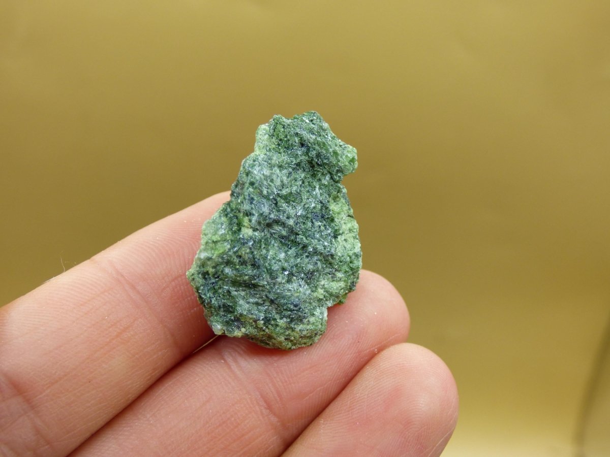 Diopsid mit Quarz - Roh Stufe Russland Dekostück Sammler Mineral Edelstein Rarität Selten grün Heilstein - Art of Nature Berlin