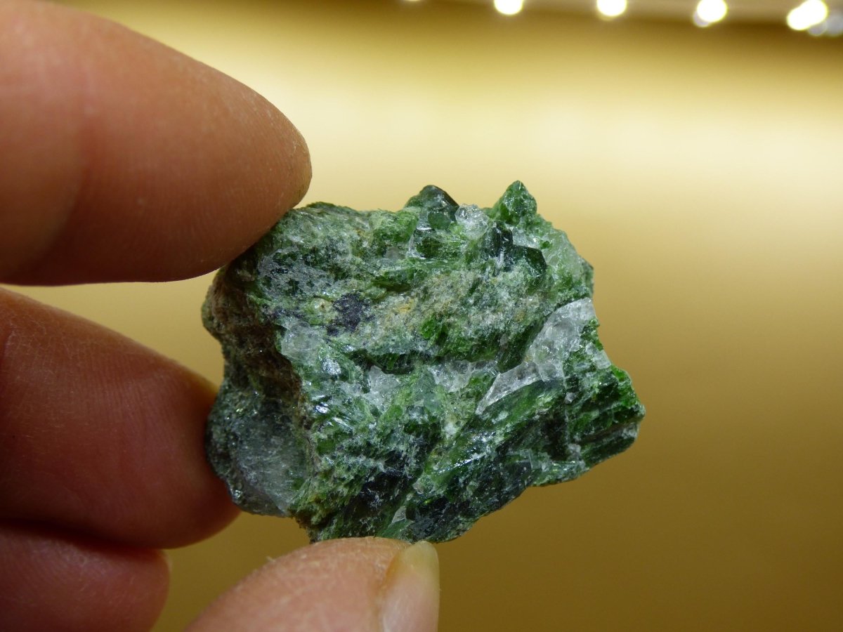 Diopsid mit Quarz - Roh Stufe Russland Dekostück Sammler Mineral Edelstein Rarität Selten grün Heilstein - Art of Nature Berlin