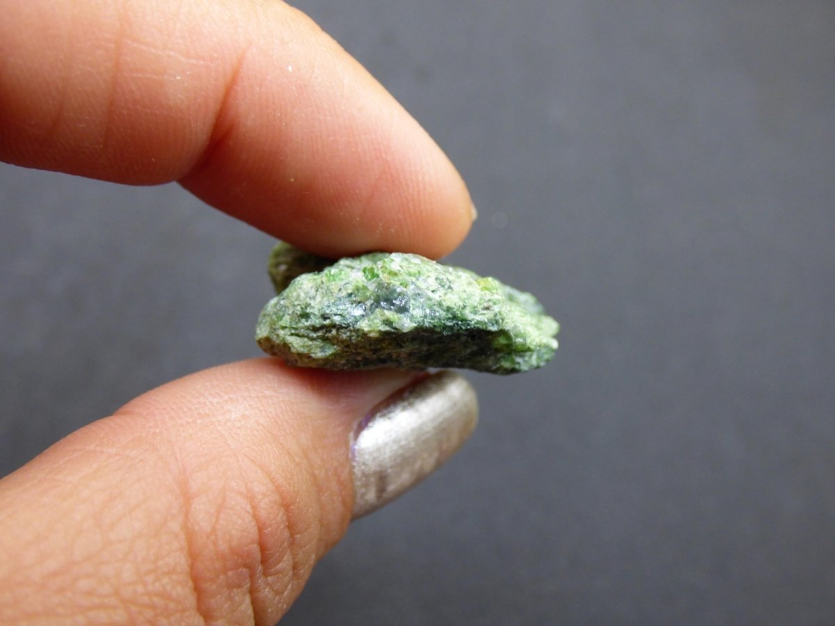 Diopsid mit Quarz - Roh Stufe Russland Dekostück Sammler Mineral Edelstein Rarität Selten grün Heilstein - Art of Nature Berlin