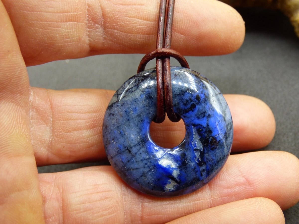 Dumortierit A 30mm - Edelstein Donut Kette blau Mann Frau Vater Mutter Freund Heilstein Glück Schmuck Hippie Natur Rarität Geschenk Unikat - Art of Nature Berlin