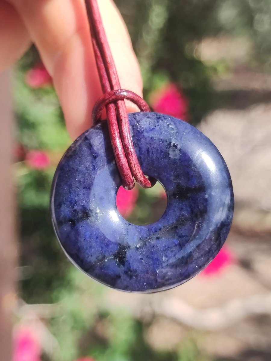 Dumortierit A 30mm - Edelstein Donut Kette blau Mann Frau Vater Mutter Freund Heilstein Glück Schmuck Hippie Natur Rarität Geschenk Unikat - Art of Nature Berlin