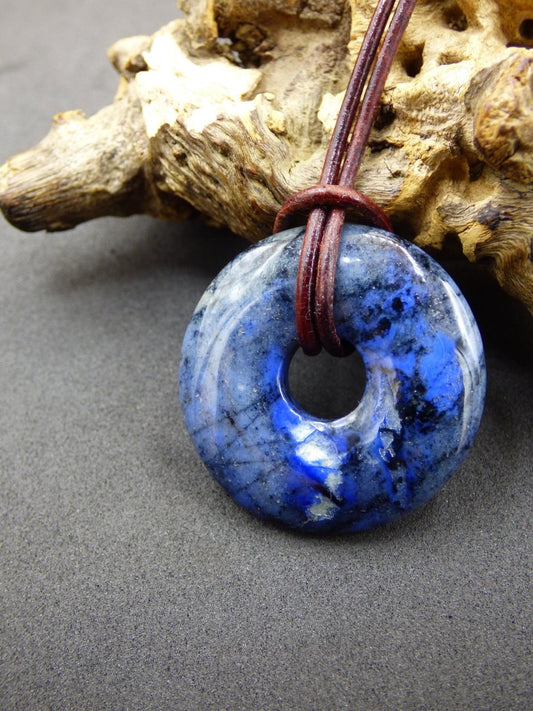 Dumortierit A 30mm - Edelstein Donut Kette blau Mann Frau Vater Mutter Freund Heilstein Glück Schmuck Hippie Natur Rarität Geschenk Unikat - Art of Nature Berlin