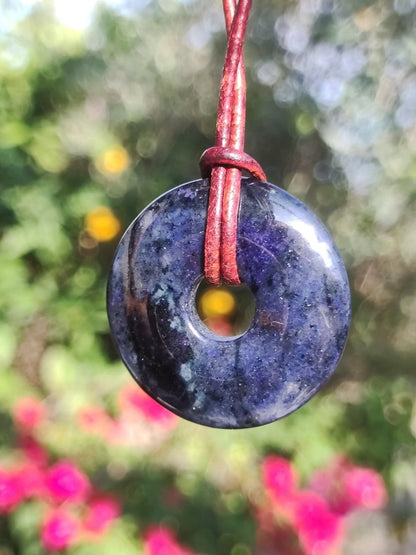 Dumortierit A 30mm - Edelstein Donut Kette blau Mann Frau Vater Mutter Freund Heilstein Glück Schmuck Hippie Natur Rarität Geschenk Unikat - Art of Nature Berlin