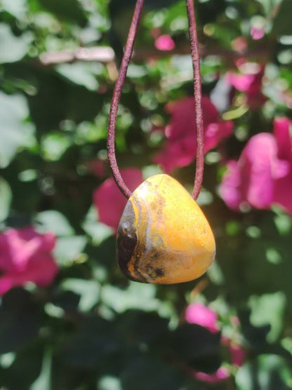 Eclipse Jaspis (Bumble Bee) - Edelstein Kette Heilstein gelb Glück Geschenk Mann Frau Er Sie GOA Boho Tibet Ethno Natur Rarität Unikat - Art of Nature Berlin