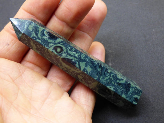 Eldarit / Kabamba Rhyolith Nebula Stein ~ Kristall Point Spitze Turm Obelisk Magische Edelstein Deko Massagestab Crystal HIPPIE Heilstein - Art of Nature Berlin