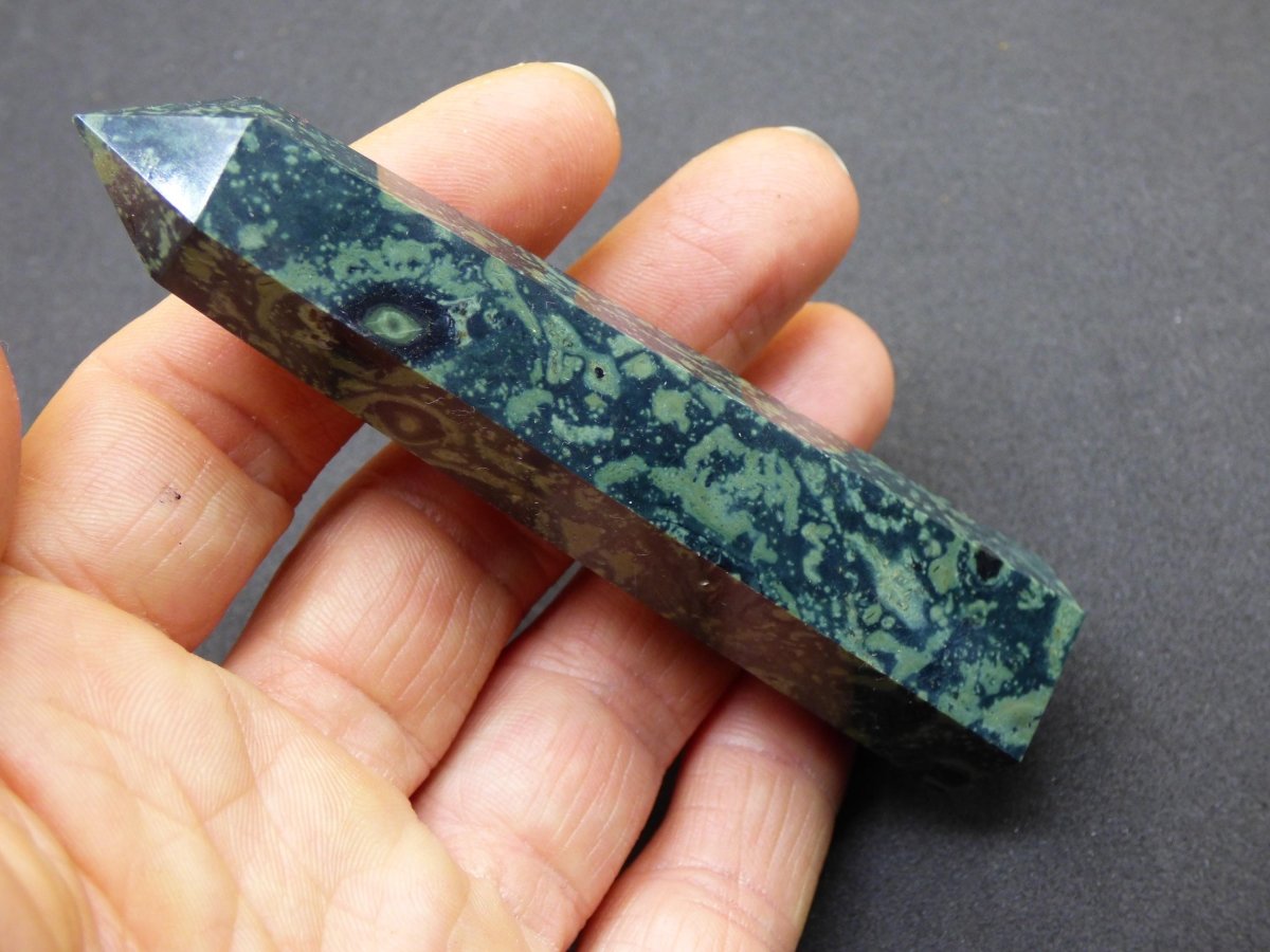 Eldarit / Kabamba Rhyolith Nebula Stein ~ Kristall Point Spitze Turm Obelisk Magische Edelstein Deko Massagestab Crystal HIPPIE Heilstein - Art of Nature Berlin