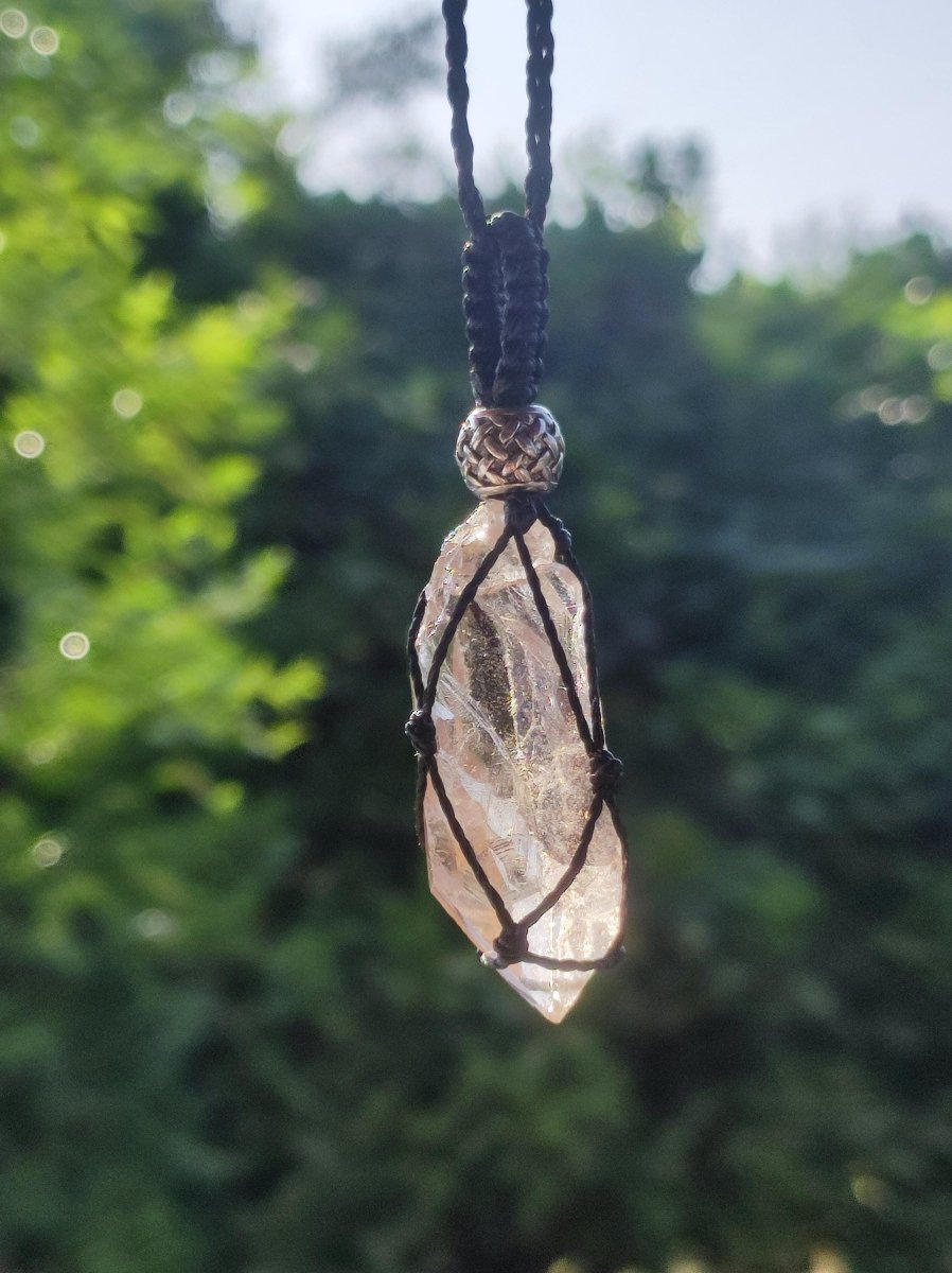 Elestialquarz / Clear Quarz - Makramee Edelstein Kette Natur klar Rarität Heilstein Kristall Mann Frau Er Sie Geschenk Freund Bergkristall - Art of Nature Berlin